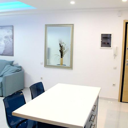 אתונה Thiseos 319. Beautiful Apartments Near The Cultural Center Of The Capital. מראה חיצוני תמונה